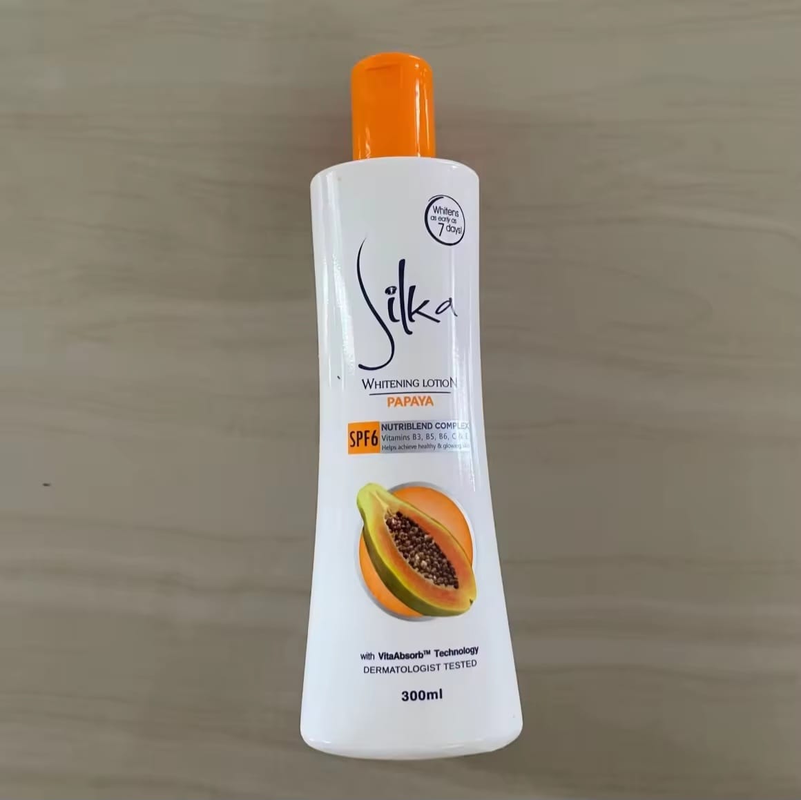 Silka Papaya Body Lotion SPF 6 Complexe 300 ml – Lotion Hydratante Éclat avec Protection Solaire